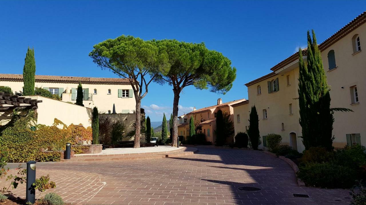 Villa au golf de St-Endréol La Motte Esterno foto