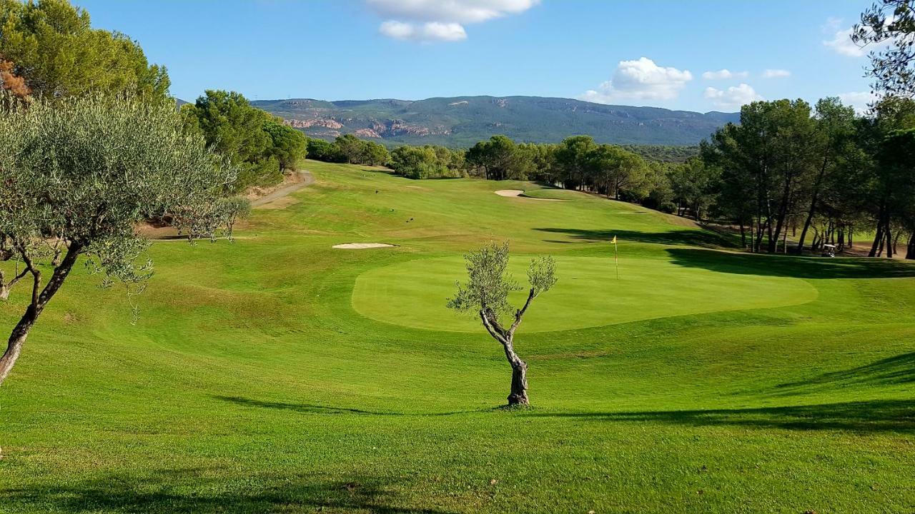 Villa au golf de St-Endréol La Motte Esterno foto