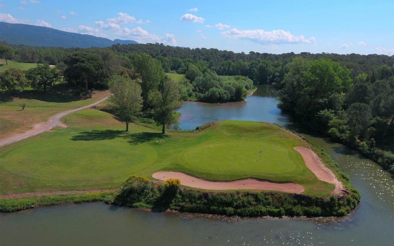 Villa au golf de St-Endréol La Motte Esterno foto